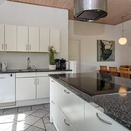 Vakantiehuis Seven-bedroom Holiday In Ulfborg 4 *