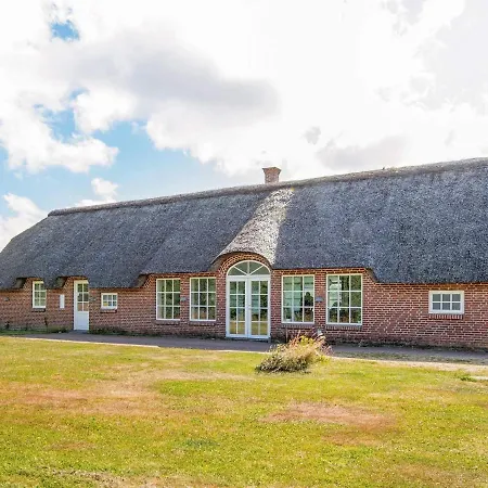 Seven-bedroom Holiday In Ulfborg 4 Øby