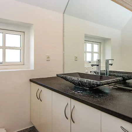 Seven-bedroom Holiday In Ulfborg 4 Vakantiehuis *