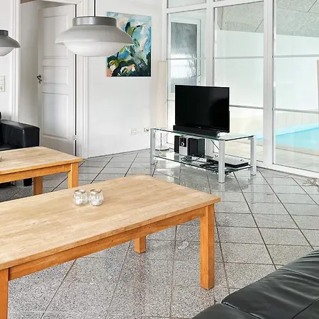 Seven-bedroom Holiday In Ulfborg 4 Vakantiehuis *