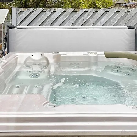 Seven-bedroom Holiday In Ulfborg 4 Øby