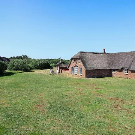 Seven-bedroom Holiday In Ulfborg 4 *